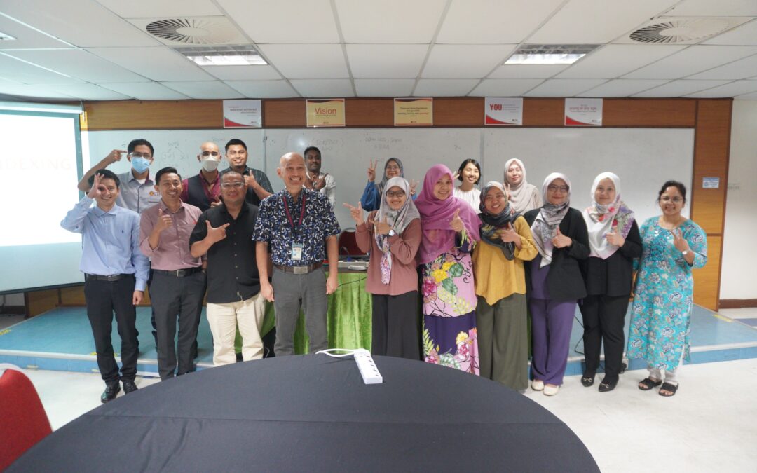 PROGRAM EKNOWT (EXPERT KNOWLEDGE TRANSFER)