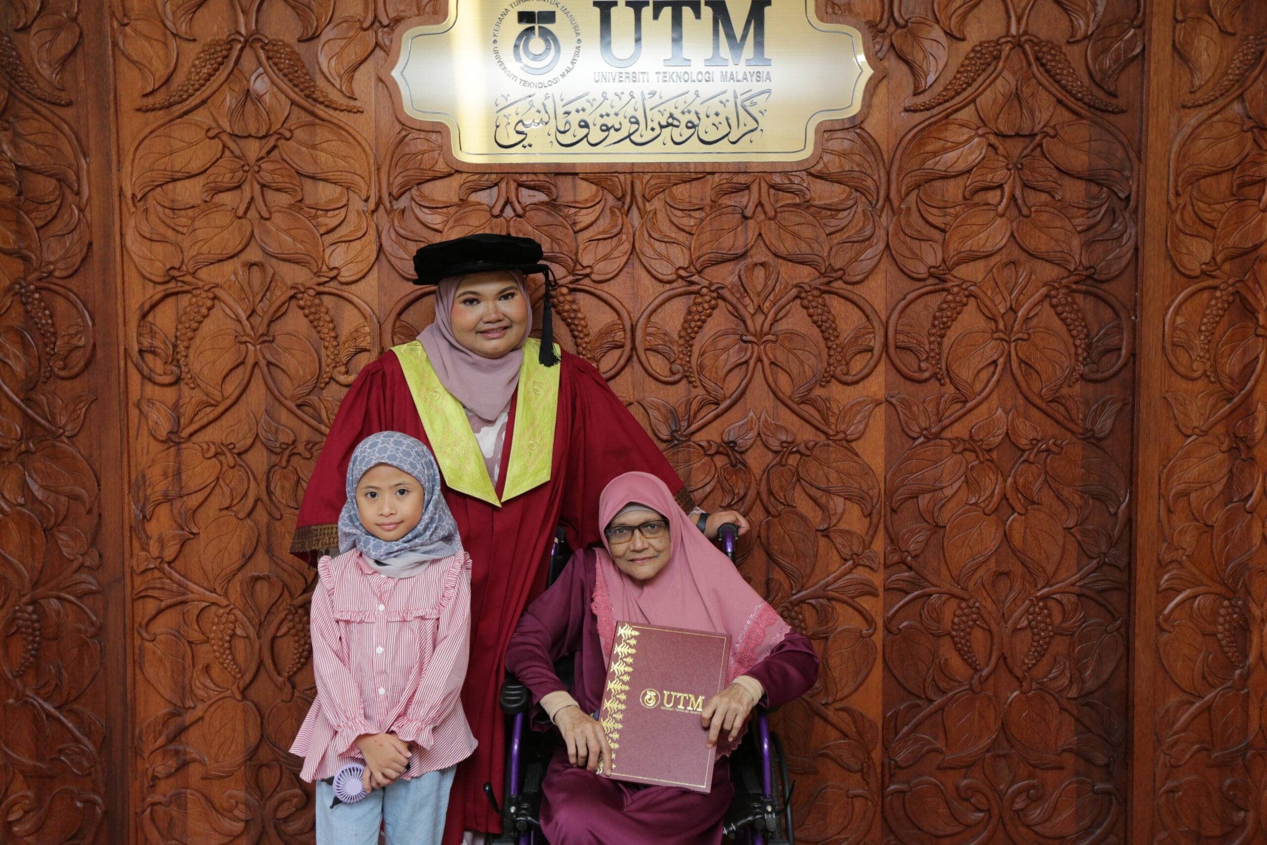 Tahniah Dr. Nurfarhain Mohamed Rusli